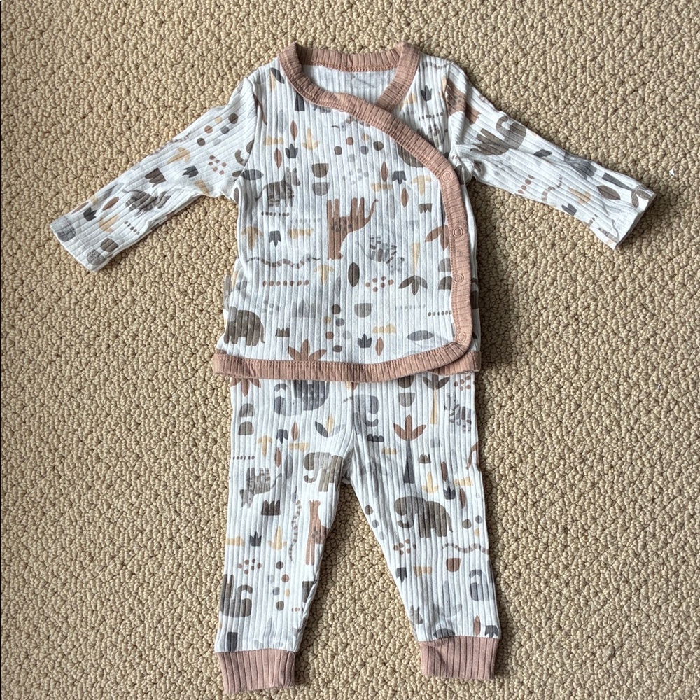 Dream Gro Cozy Kids Pajamas - Brown and White. 3-6M.